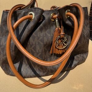 Micheal Kors tote bag